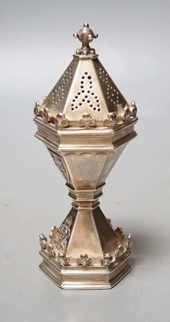 A late Victorian silver Diamond Jubilee commemorative hexagonal pounce pot? engraved with Salter's Company crest, R & S Garrard & Co, London, 1897, 13.2cm, 6oz.